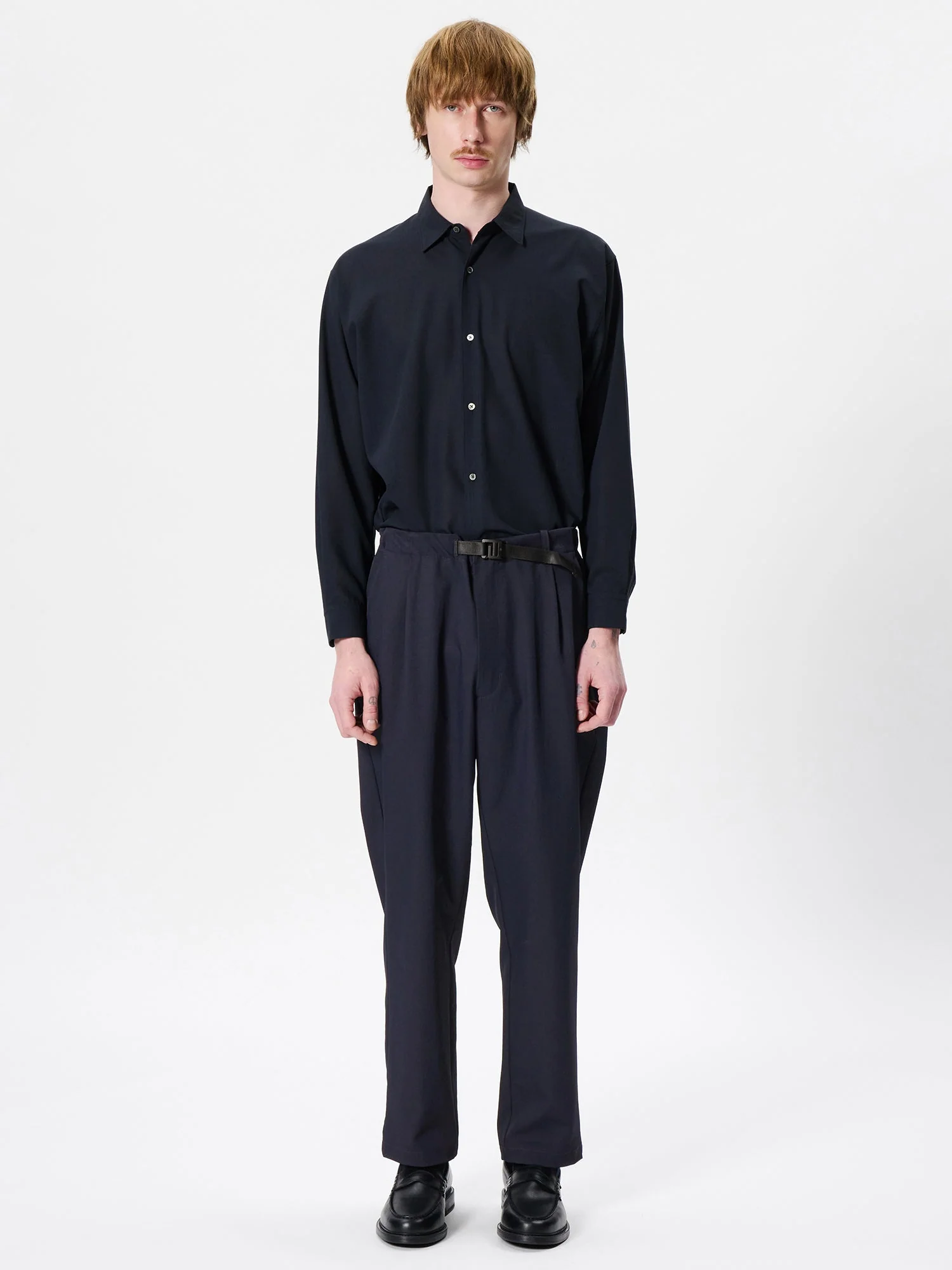 One Tuck Tapered Stretch Pants - Image 4