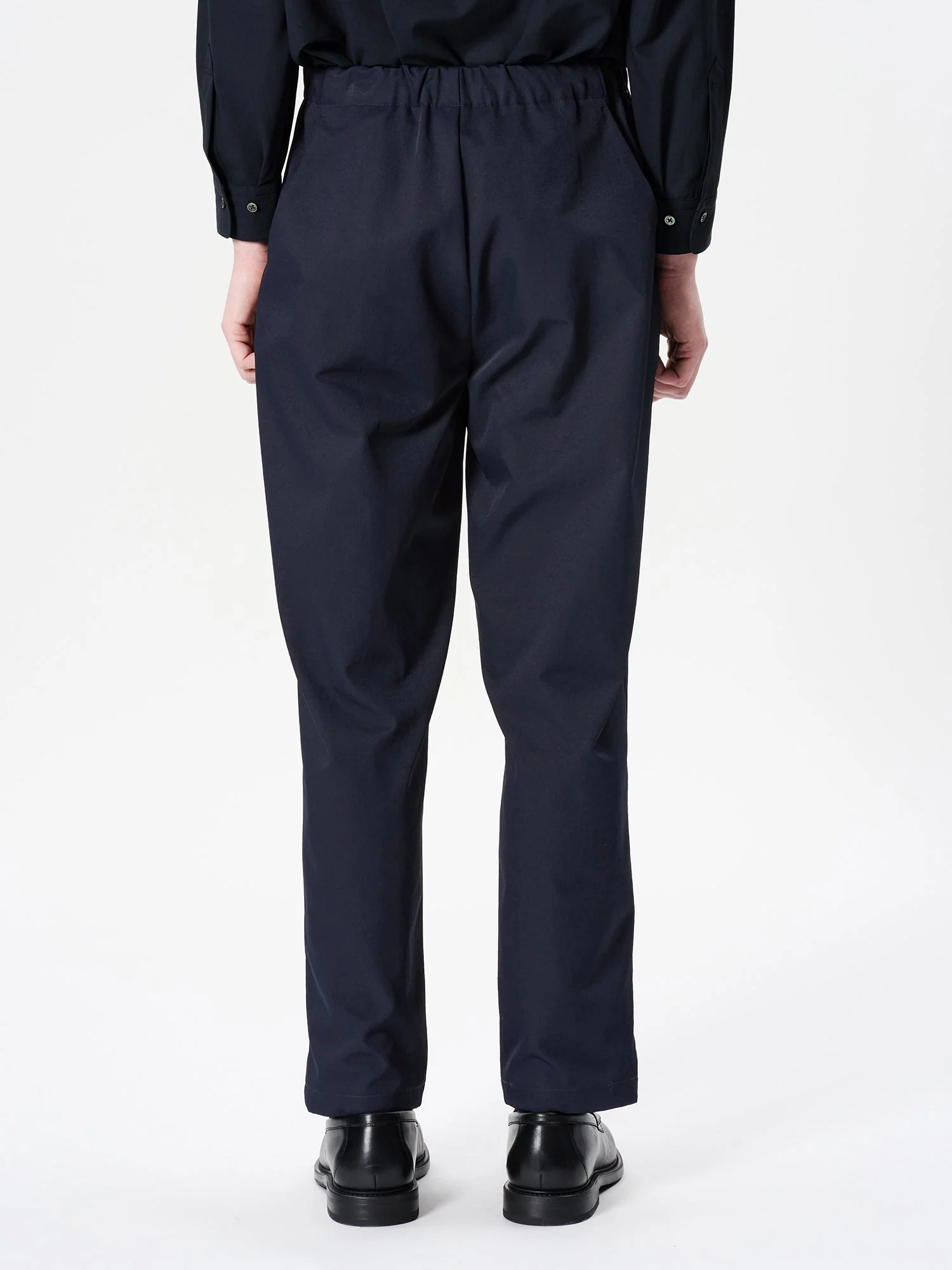 One Tuck Tapered Stretch Pants - Image 6