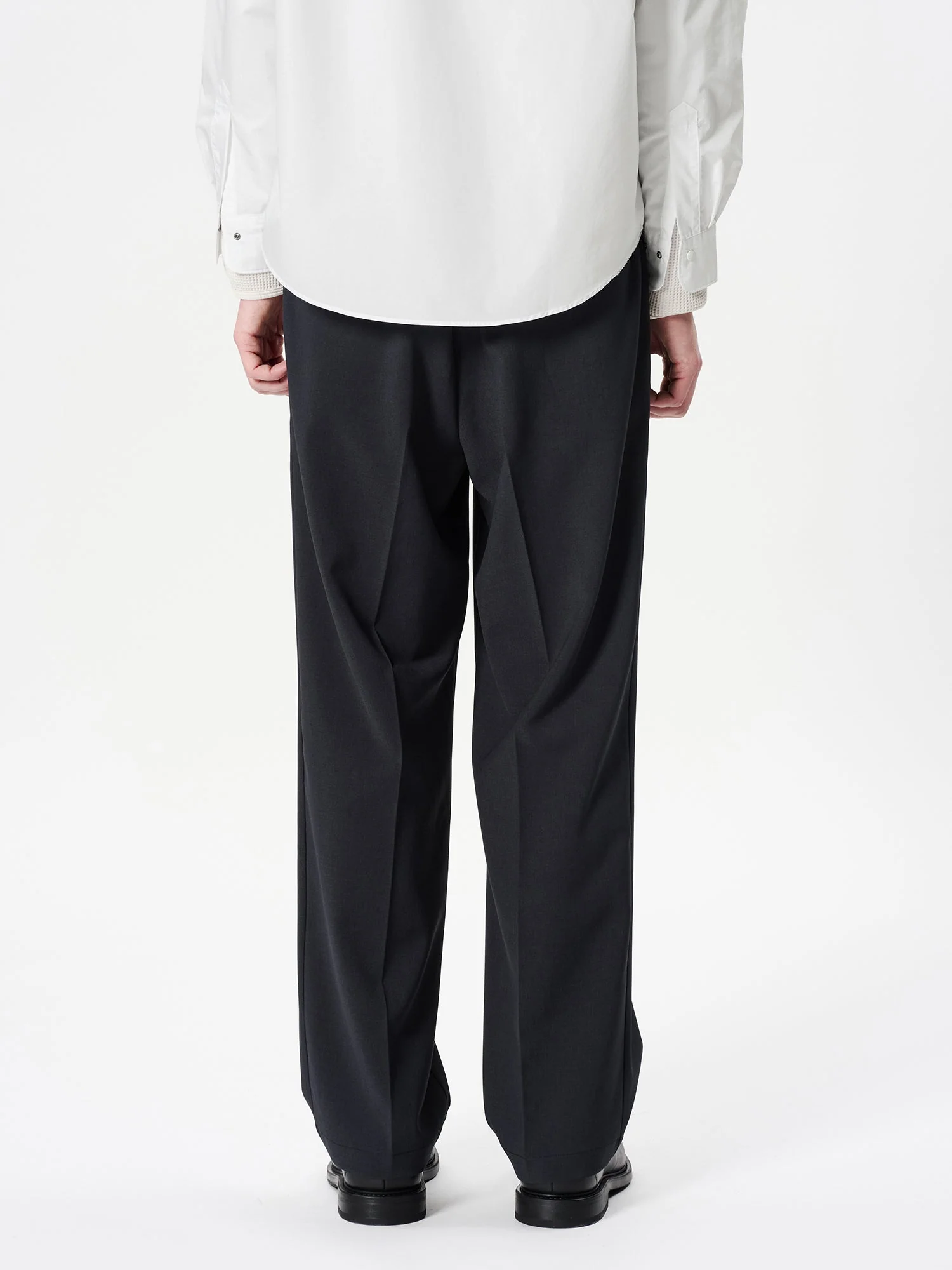 One Tuck Straight Pants - Image 6