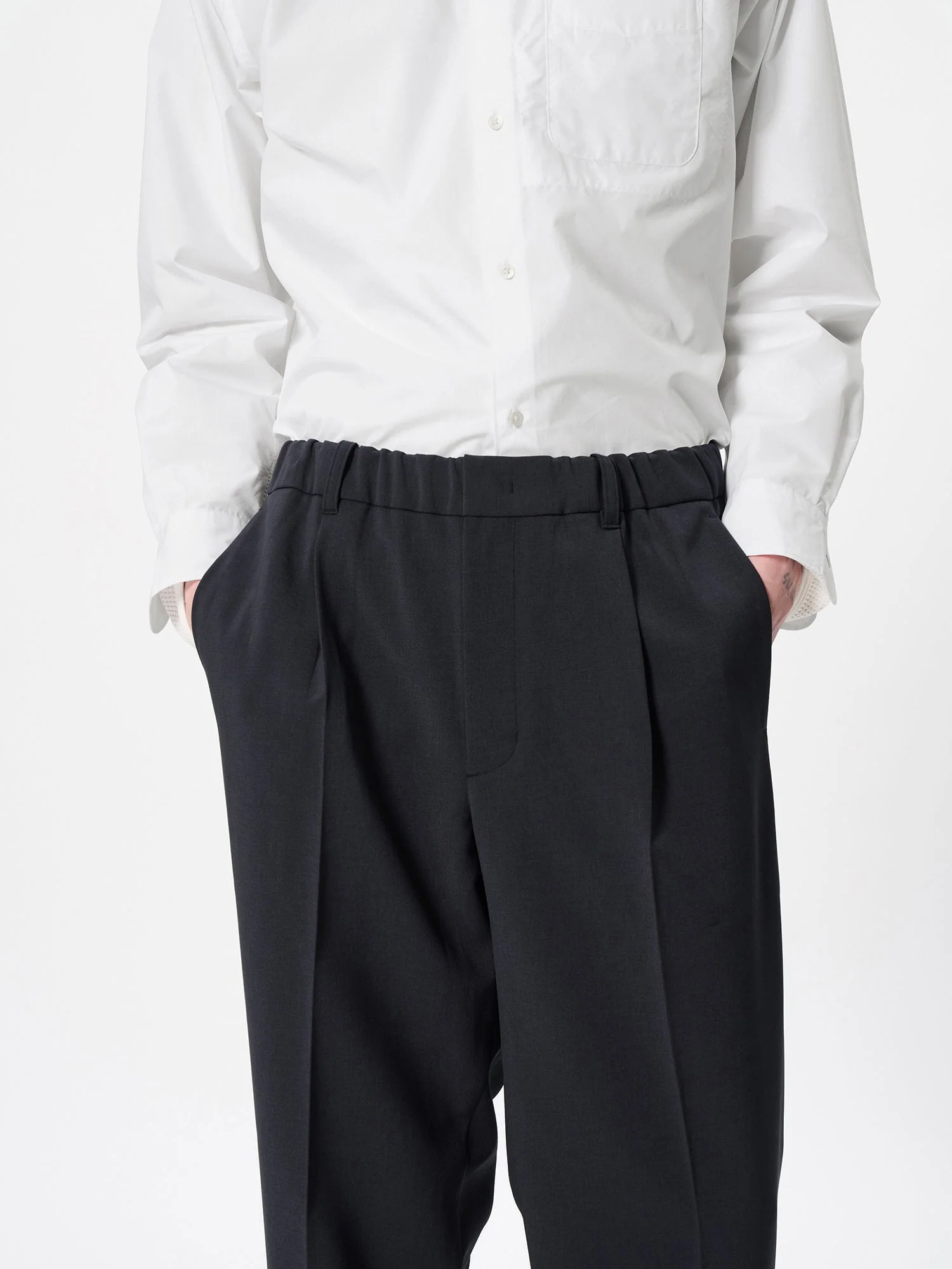 One Tuck Straight Pants - Image 9
