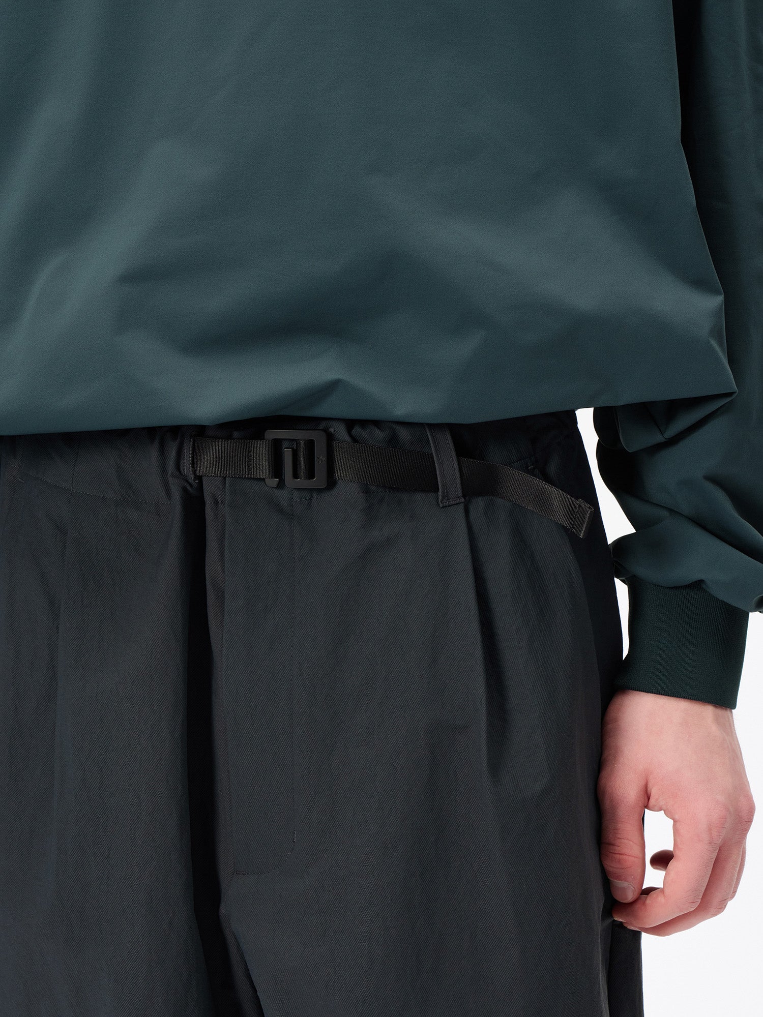 One Tuck Tapered Ankle Pants - Image 9