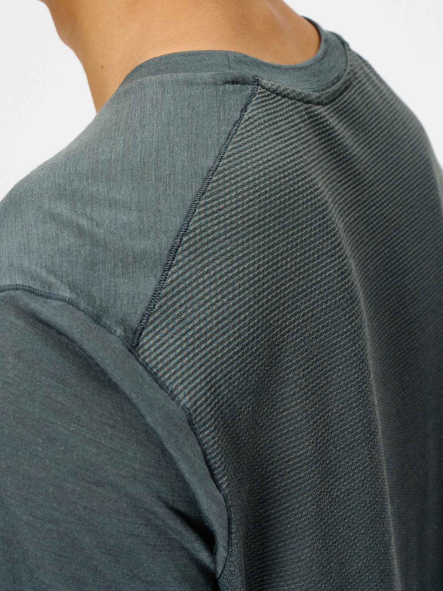 Fast Run Hybrid Wool T-shirt - Image 8
