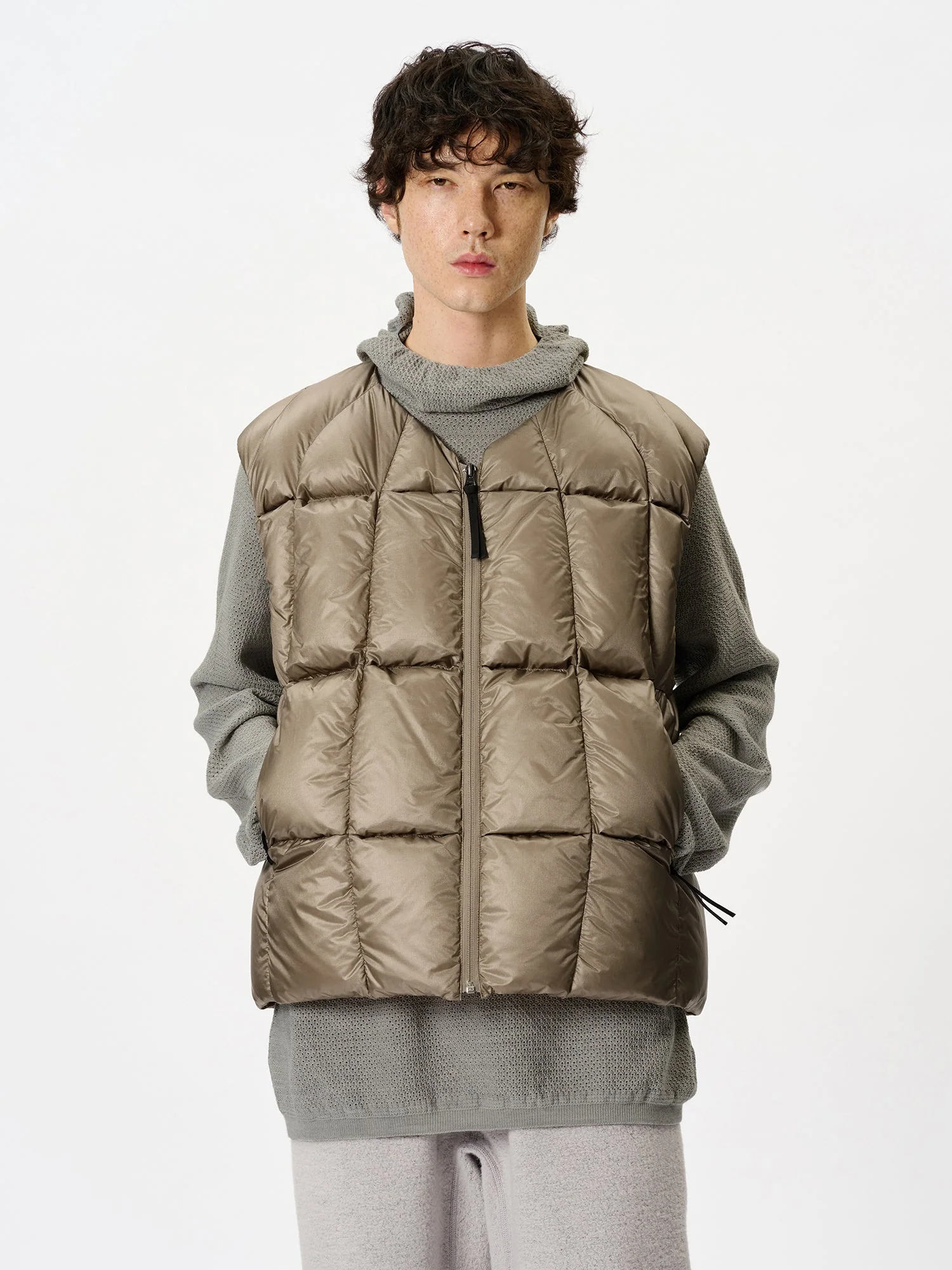 Goldwin 0 Three-Dimensional Down Light Vest