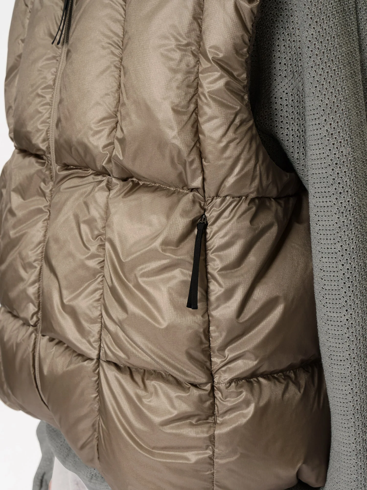 Goldwin 0 Three-Dimensional Down Light Vest - Image 10