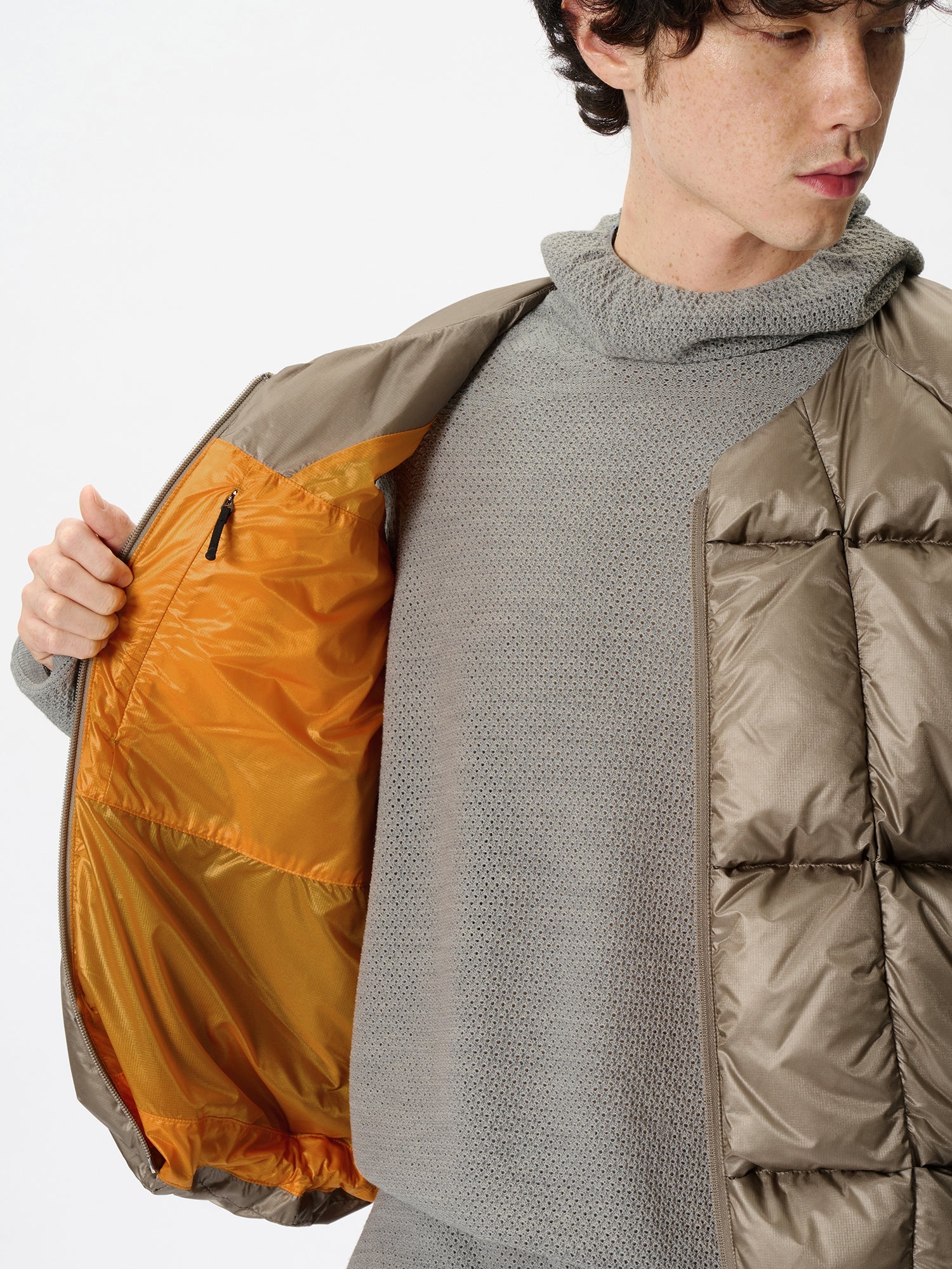 Goldwin 0 Three-Dimensional Down Light Vest - Image 11
