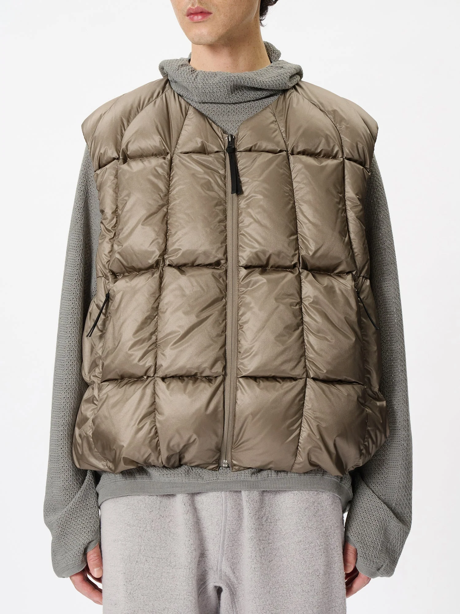 Goldwin 0 Three-Dimensional Down Light Vest - Image 9